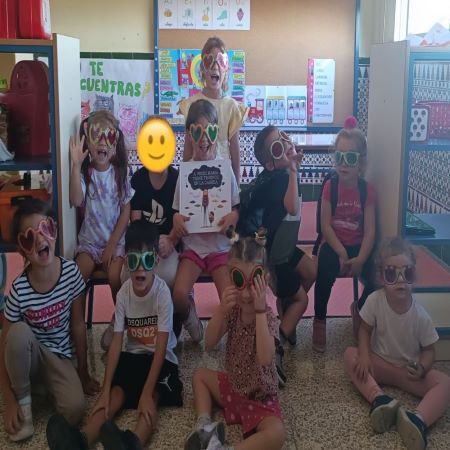 2023 09 Infantil Mesa de luz 11 emoji 3